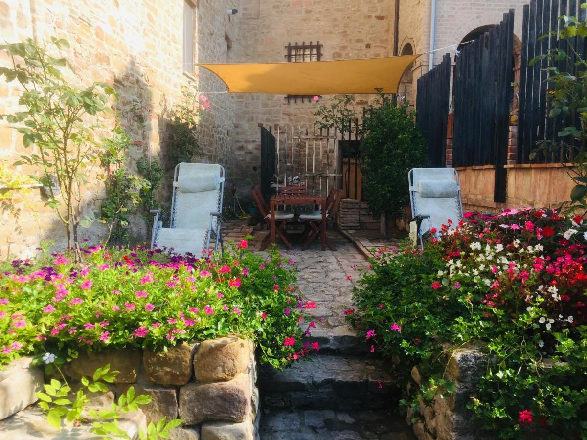 Est Locanda San Ginesio Экстерьер фото